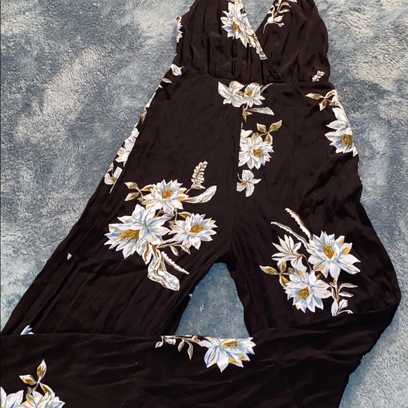 FLORAL HALTER PALAZZO JUMPSUIT - Picture 3 of 8